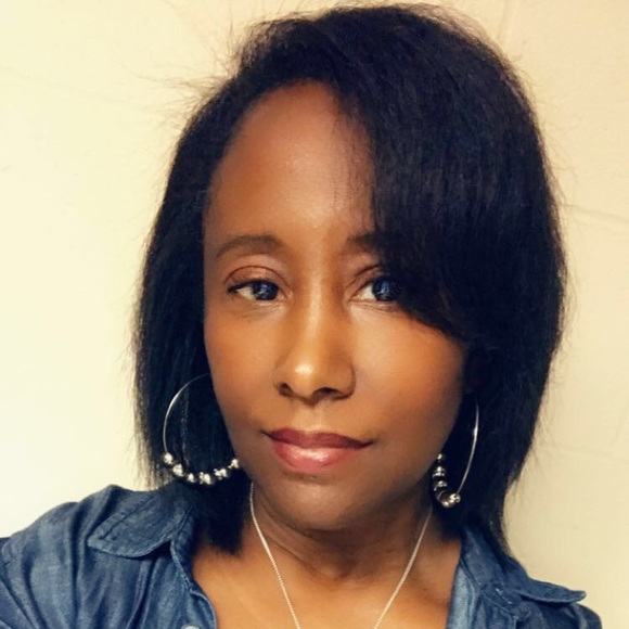 Meet your Posher, Vanessa - Picture 2 of 3